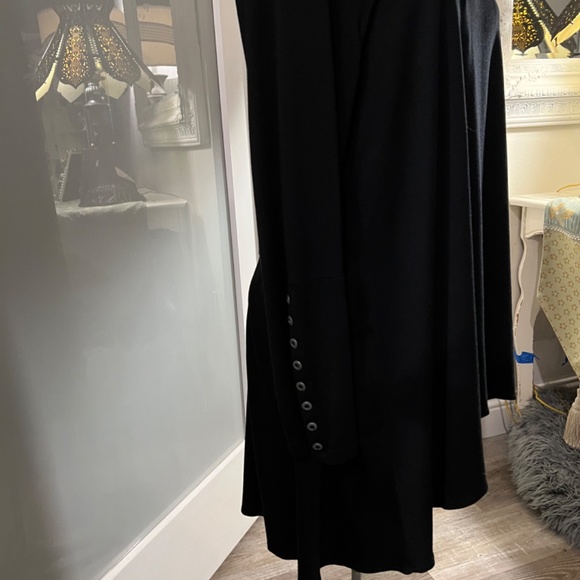 Tunic - Picture 2 of 3